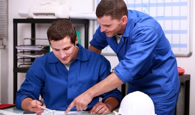 - Führen im gewerblich-technischen Bereich